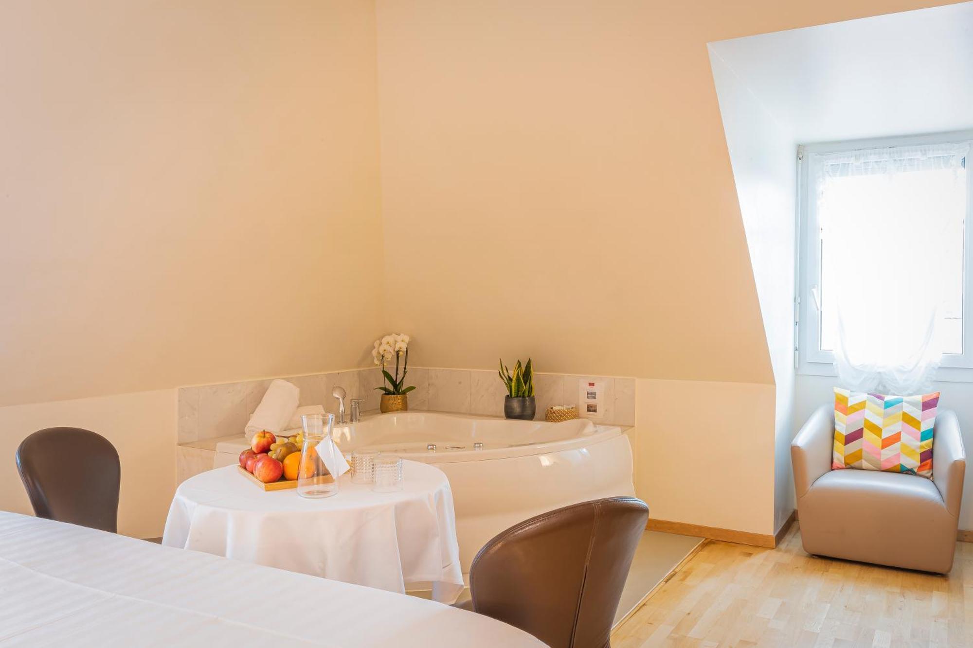 Hotel Du Cheval Blanc - City Center ビユール エクステリア 写真